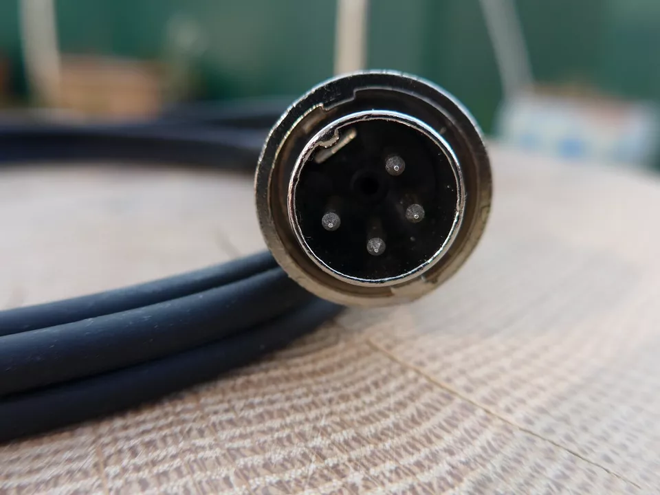 NAIM  HI-LINE 4 pin DIN to 2 RCA (00-010-0041)