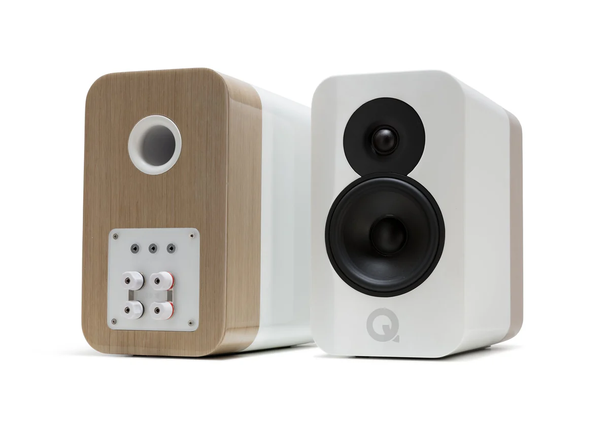 Q ACOUSTICS CONCEPT 300 bianco high gloss + quercia (coppia)