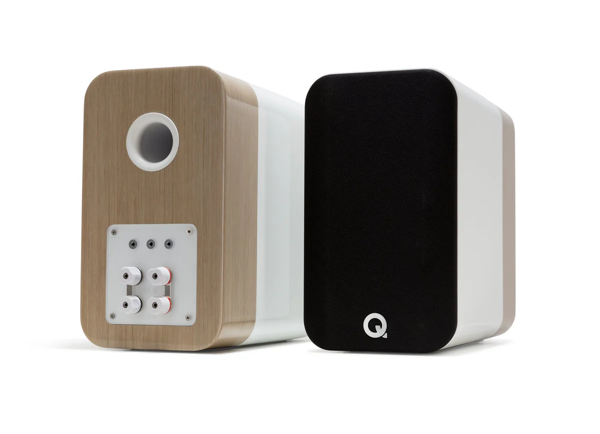 Q ACOUSTICS CONCEPT 300 con stand TENSEGRITY bianco high gloss + quercia (coppia)