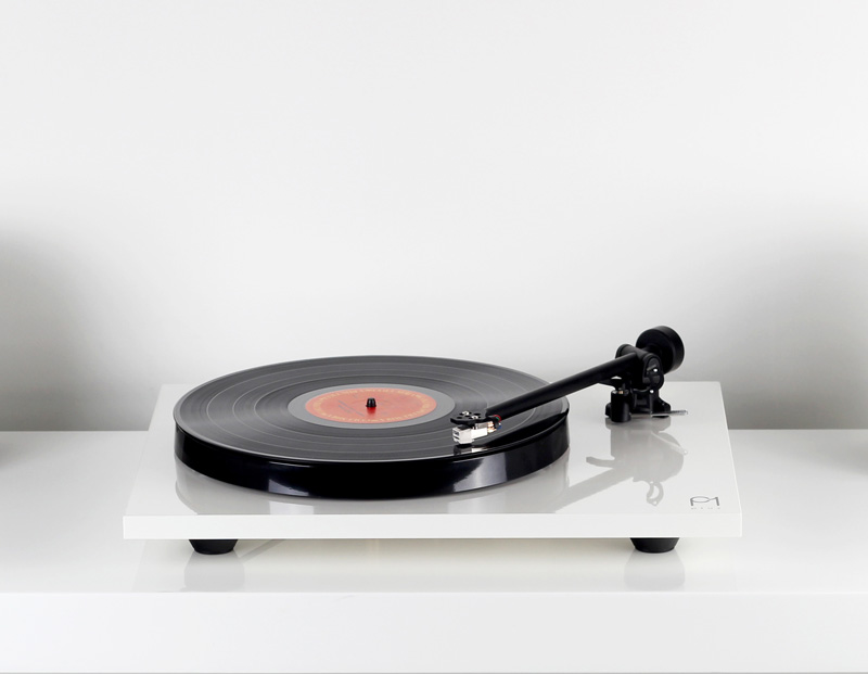 REGA  PLANAR 1 PLUS WHITE